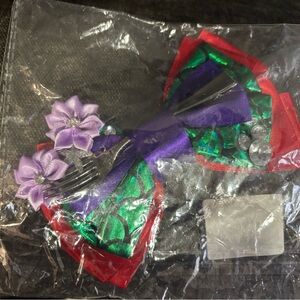 “The Little Mermaid" Ariel-inspired hair bow.